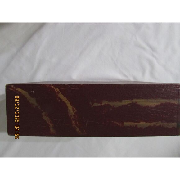 Vintage Fleur-de-lis wooden box chess set with wooden pieces slide top box - Picture 2 of 11